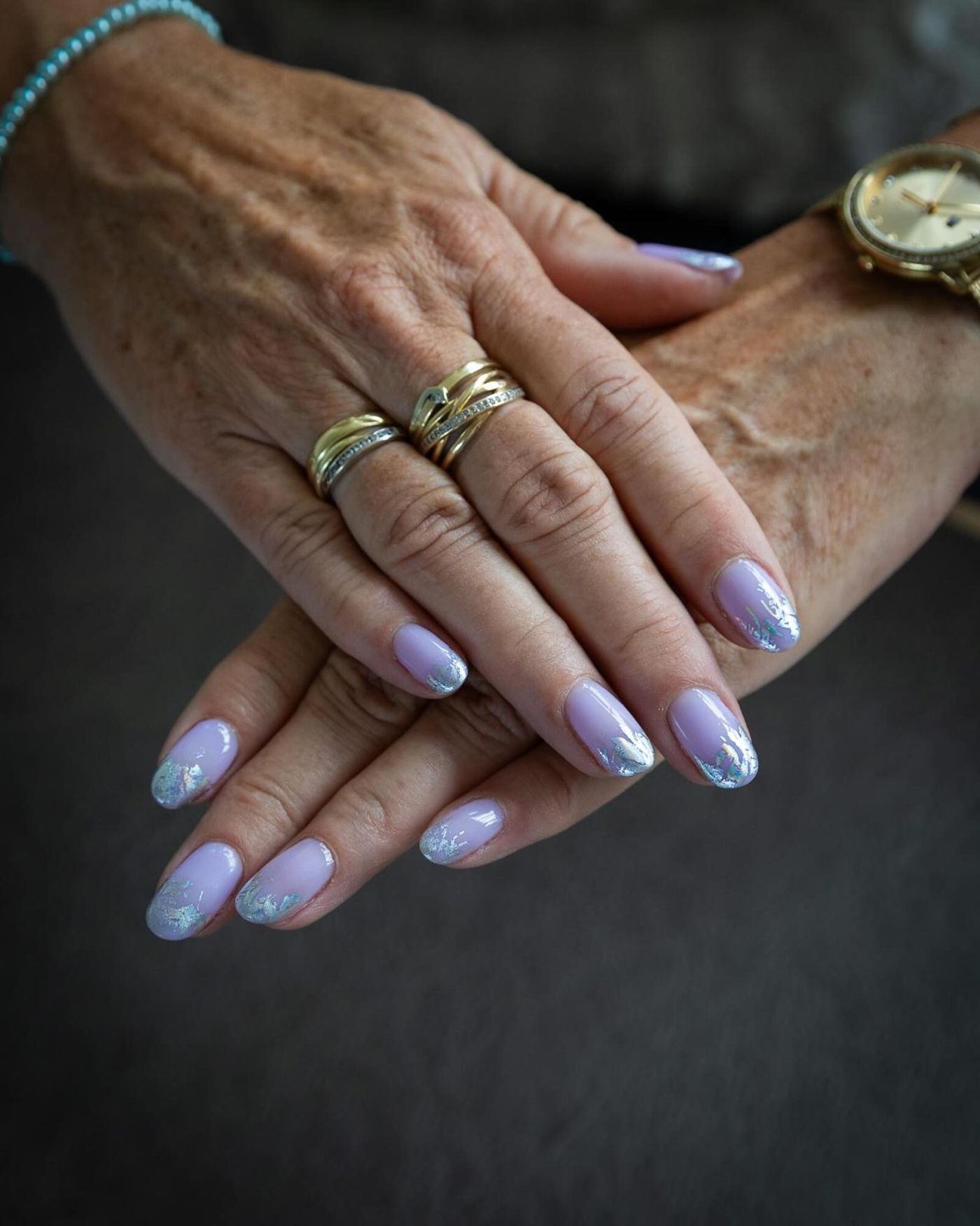 Lila chrome nagels